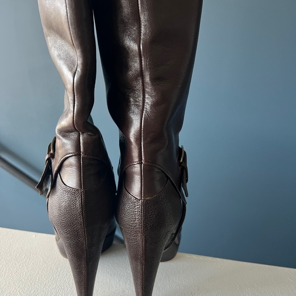 Brown Boot - Picture 2 of 6